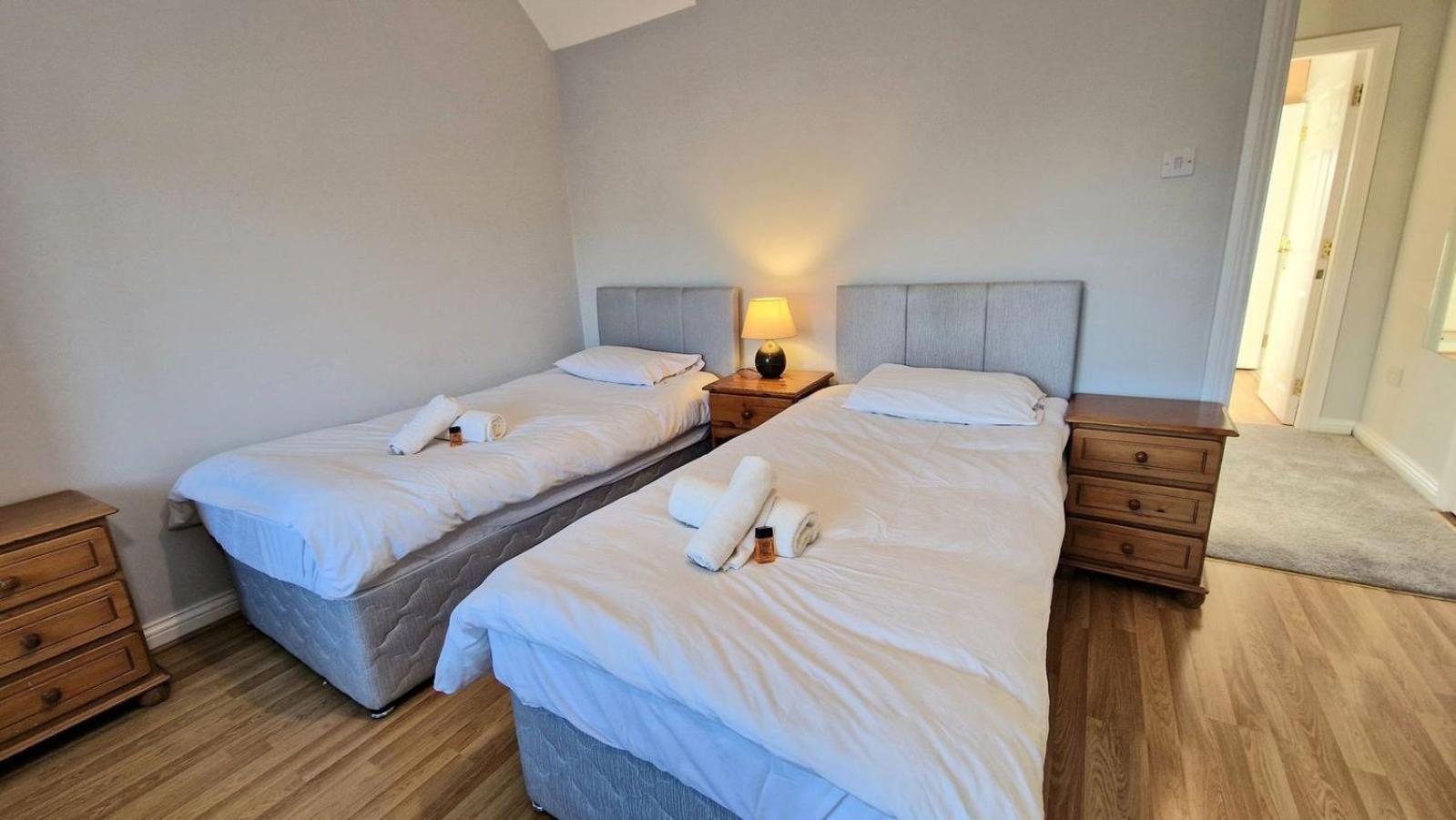 Cosy 3 Bedroom All Ensuites Galway Esterno foto