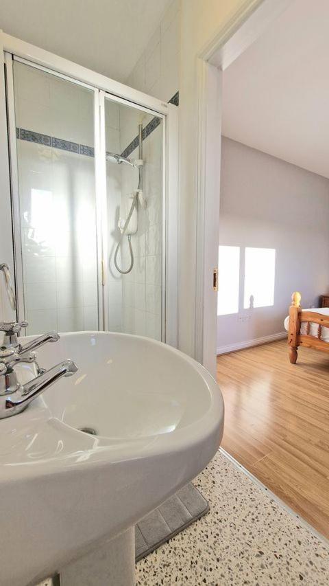 Cosy 3 Bedroom All Ensuites Galway Esterno foto