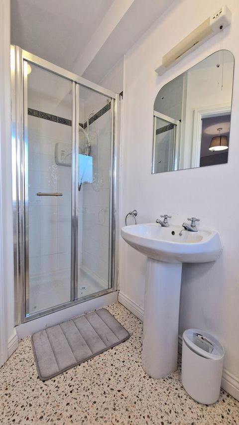 Cosy 3 Bedroom All Ensuites Galway Esterno foto