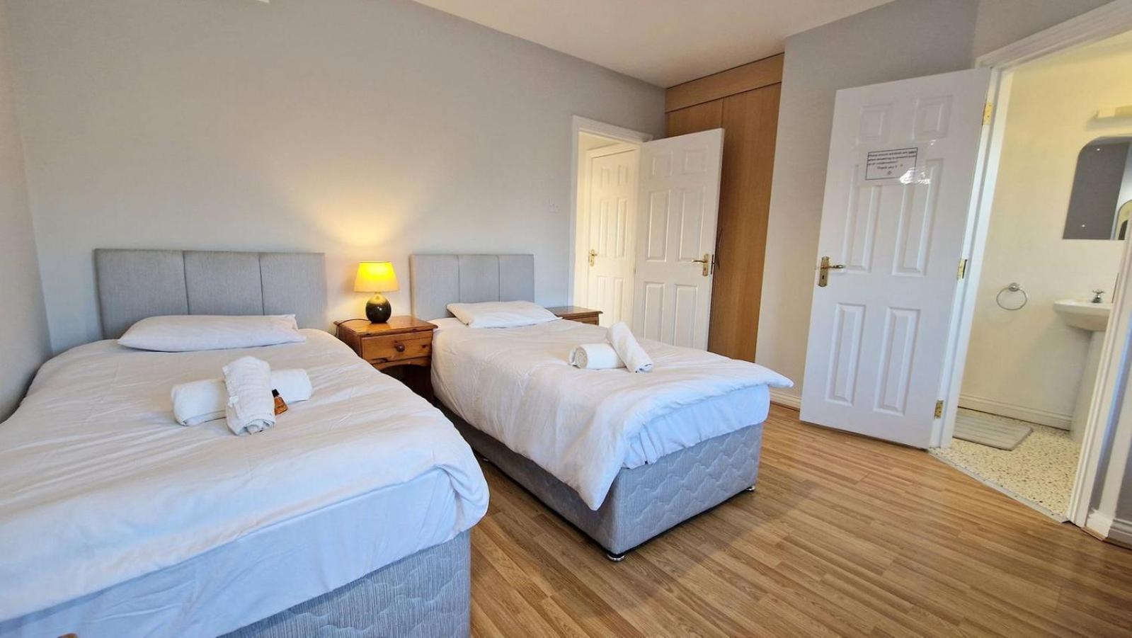 Cosy 3 Bedroom All Ensuites Galway Esterno foto